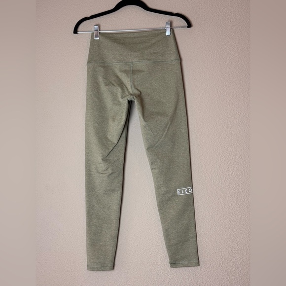 Fleo Pants - LIKE NEW GREEN FLEO EL TORO LEGGING 25" HIGH RISE MEDIUM
